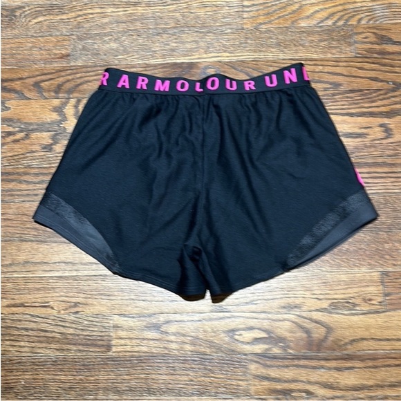 Under Armor Shorts - Picture 2 of 2